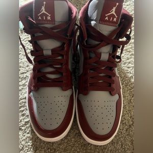 Air Jordan 1 Mid Shoes